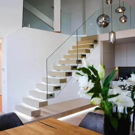 Penthouse Roya