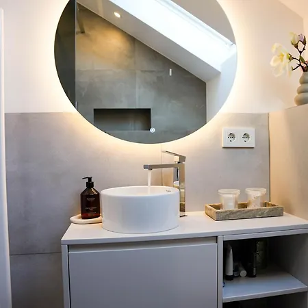 Penthouse Roya 아파트