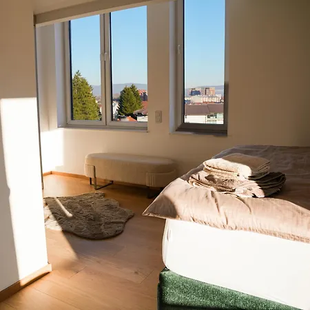 Penthouse Roya 아파트